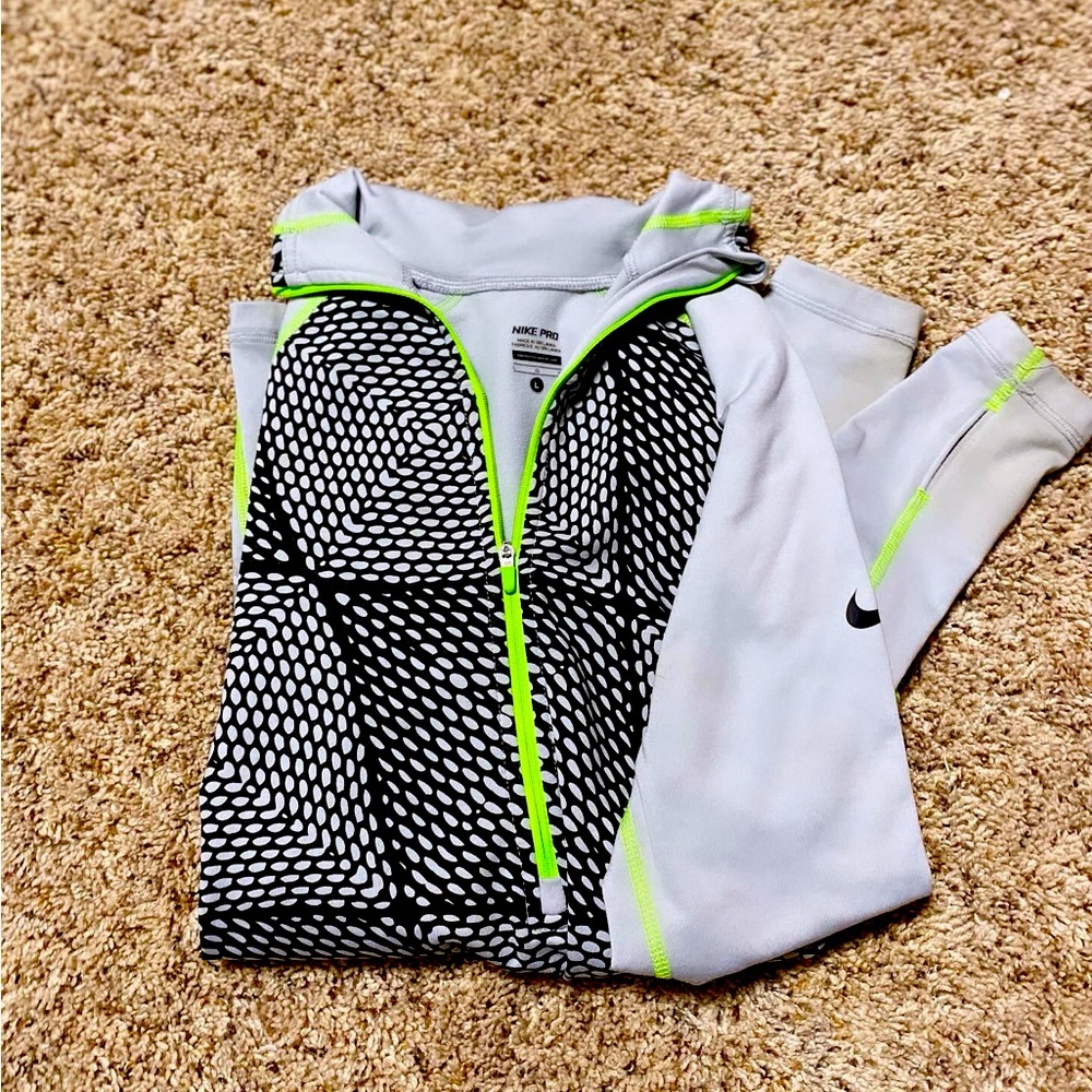 Nike running half zip jacket size large